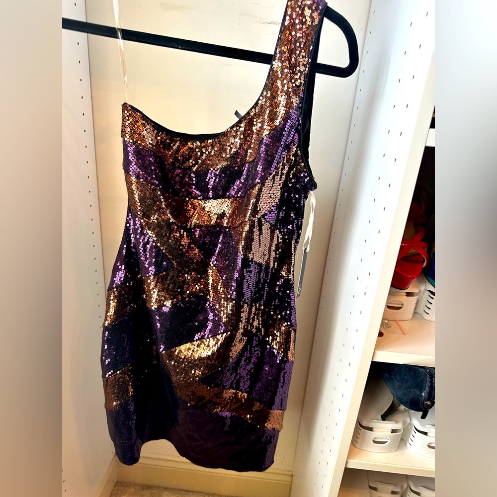 One shoulder sequins dress